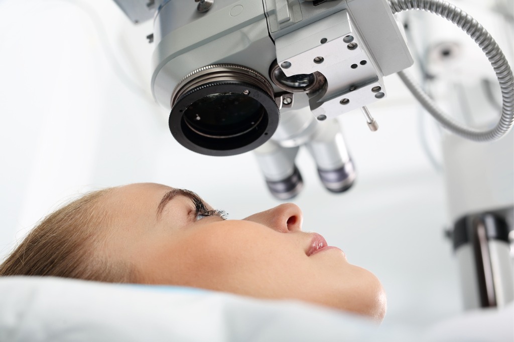 Transforming-your-vision-lasik-and-other-refractive-surgeries-explained
